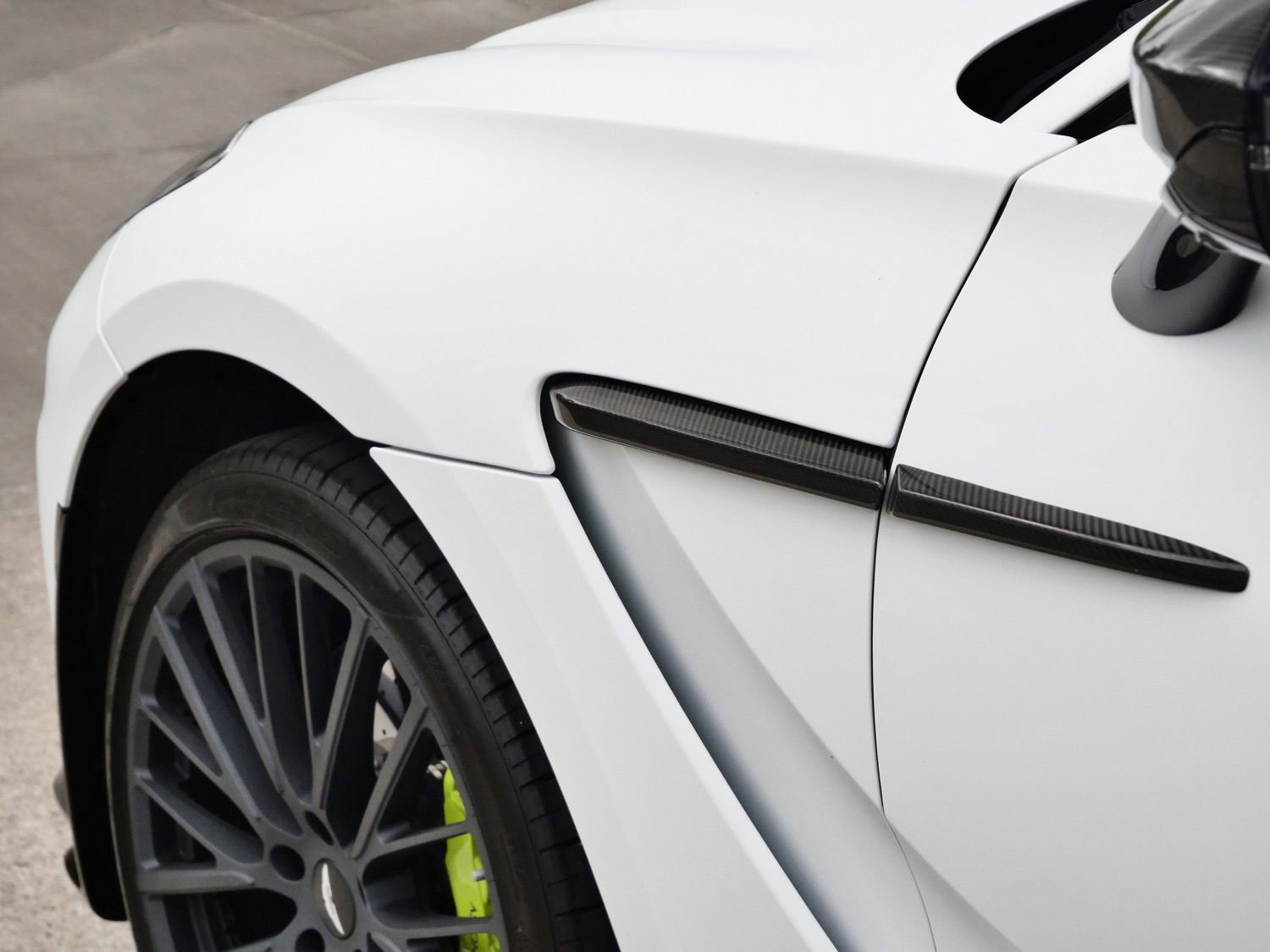 Used 2023 Aston Martin DBX 707 image 9