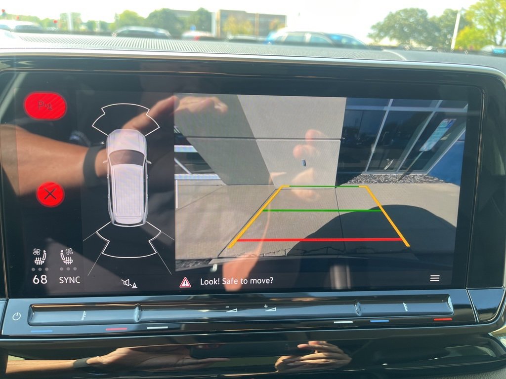 Certified 2025 Volkswagen Atlas SEL image 21