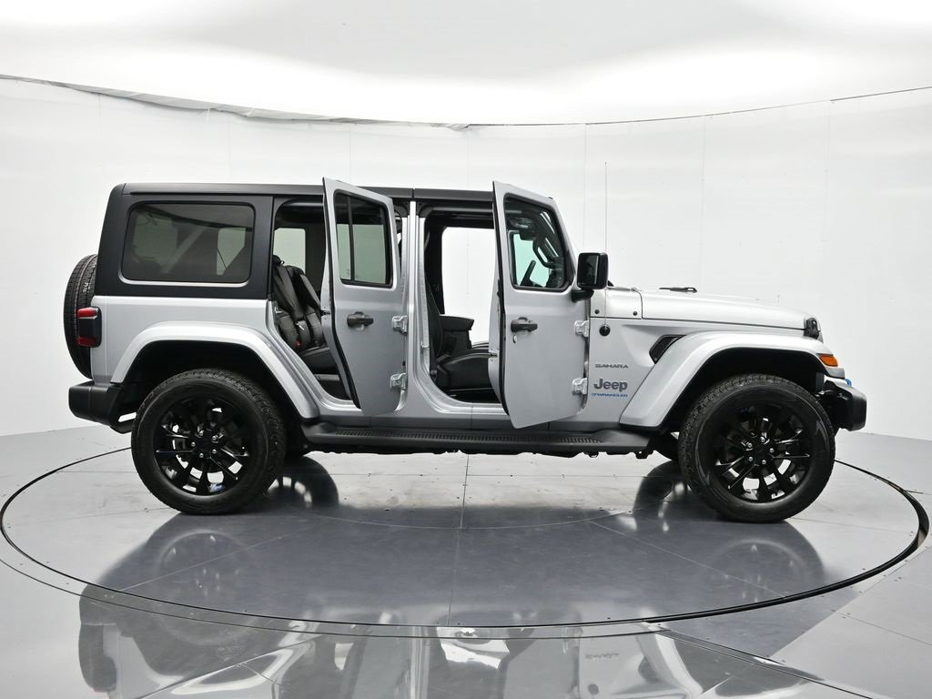 Used 2023 Jeep Wrangler Unlimited Sahara image 59
