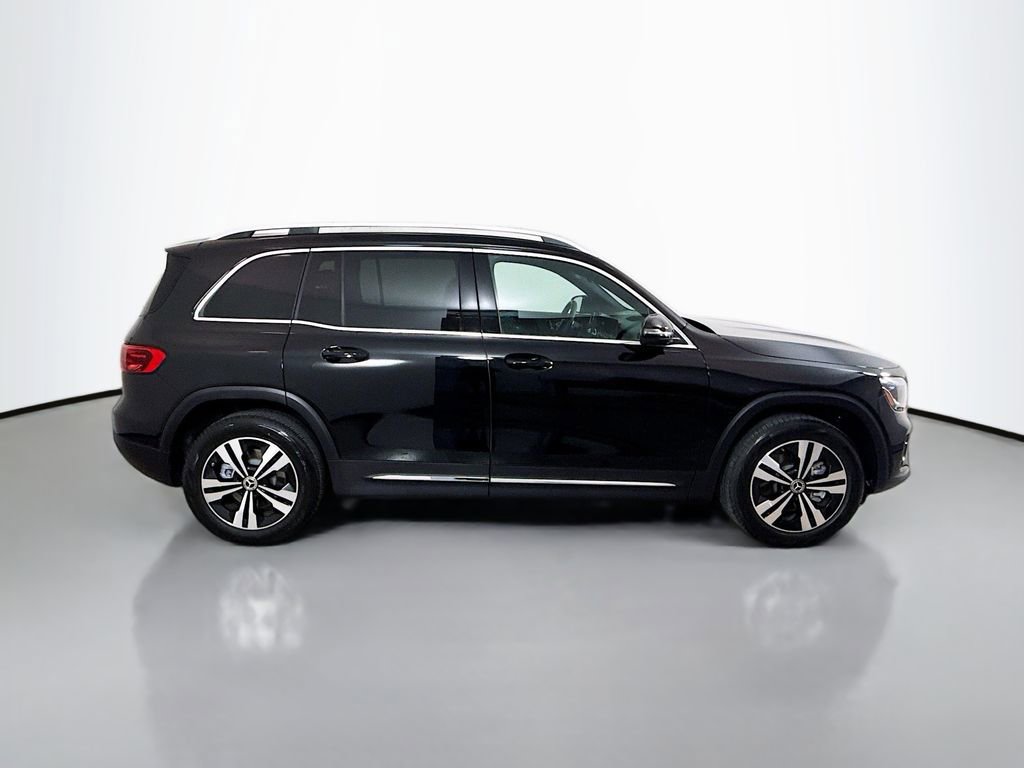 Used 2025 Mercedes-Benz GLB 250 image 8