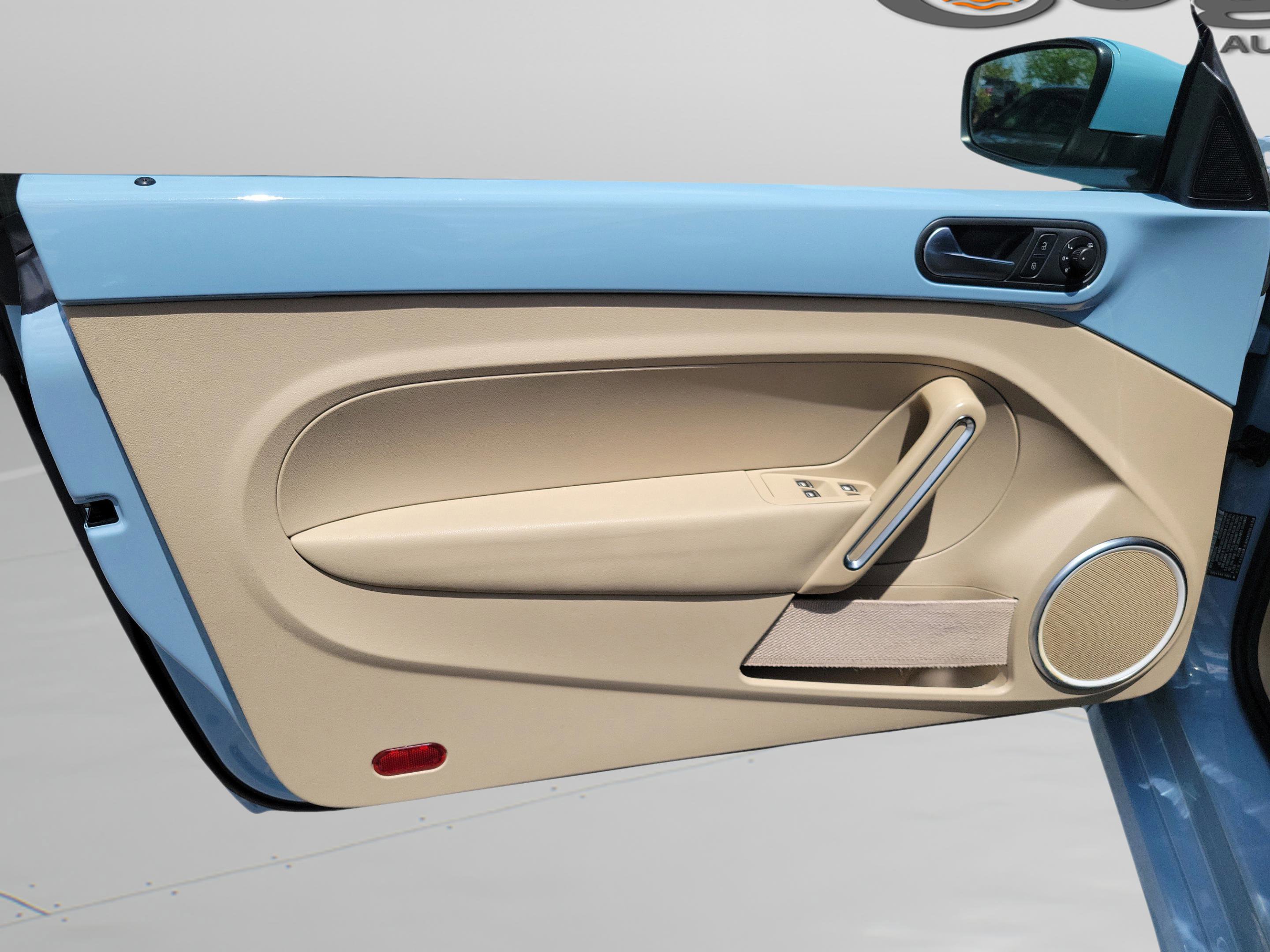 Used 2014 Volkswagen Beetle 2.5 FWD image 5