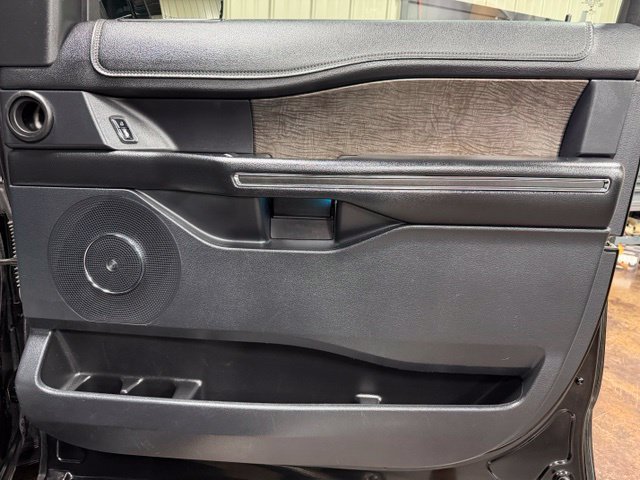 Used 2018 Ford Expedition Limited AWD/4WD image 33