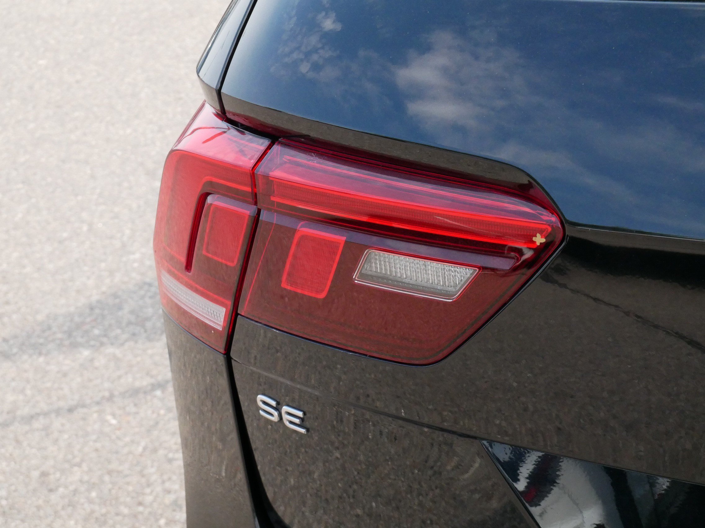 Certified 2023 Volkswagen Tiguan SE AWD/4WD image 17