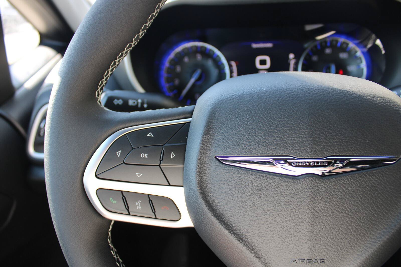 New 2026 Chrysler Pacifica Select FWD image 14