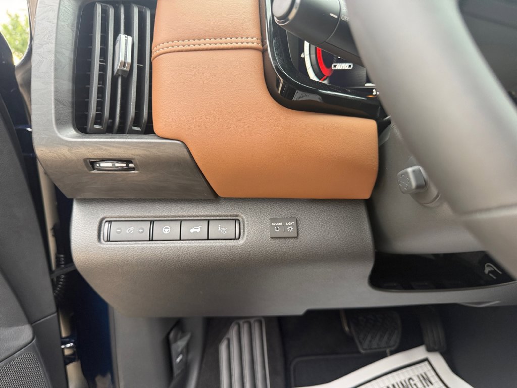 New 2026 Nissan Pathfinder Platinum AWD/4WD image 25