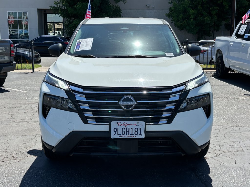 Used 2024 Nissan Rogue S FWD image 12