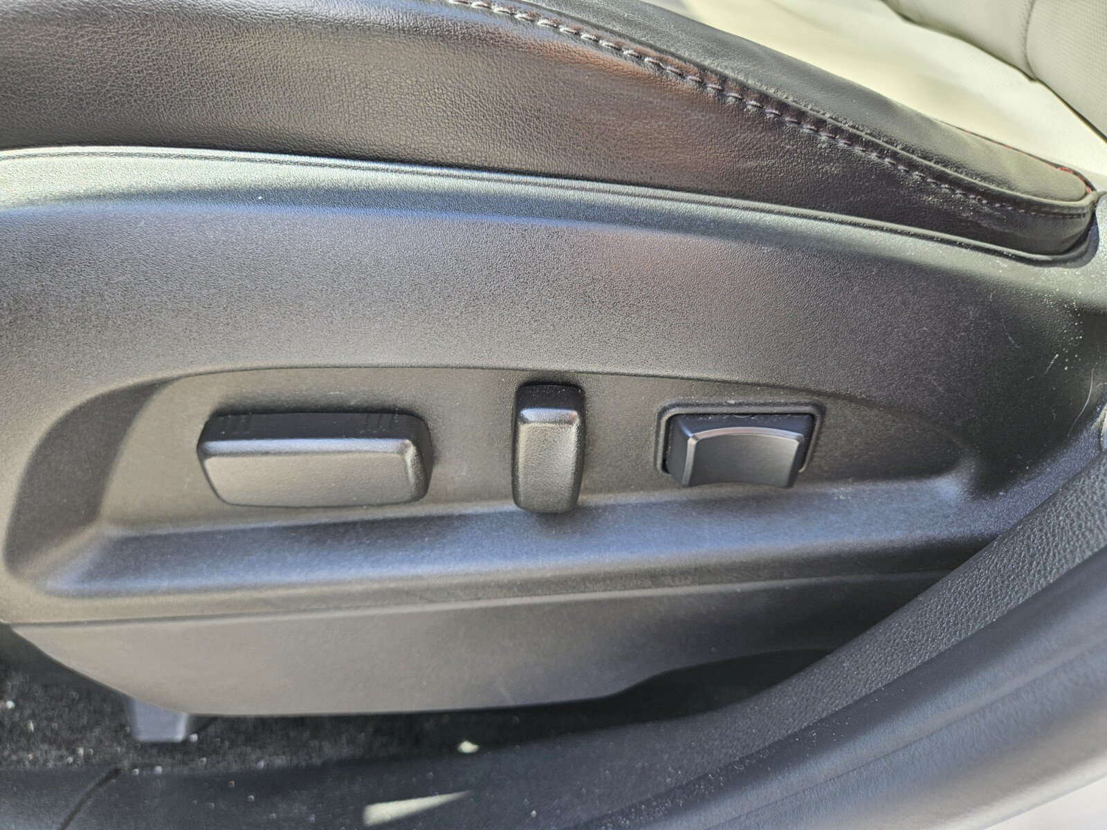 Used 2013 Chevrolet Equinox LTZ w/ LPO, Protection Package FWD image 9