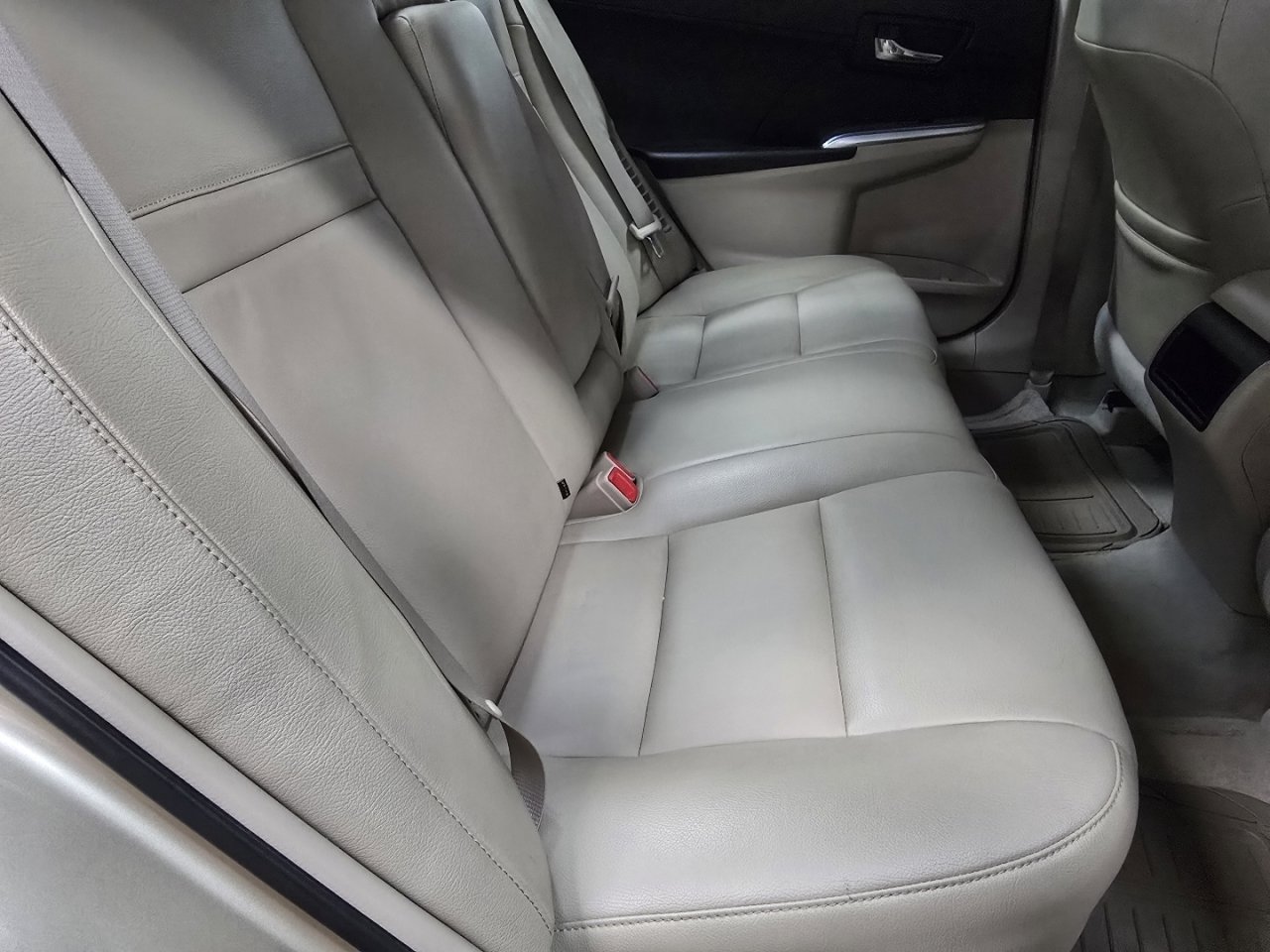 Used 2012 Toyota Camry LE image 18