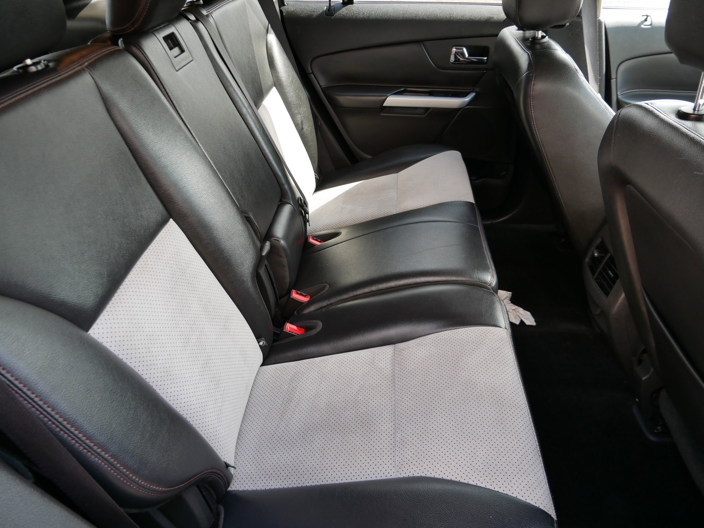 Used 2013 Ford Edge SEL image 24