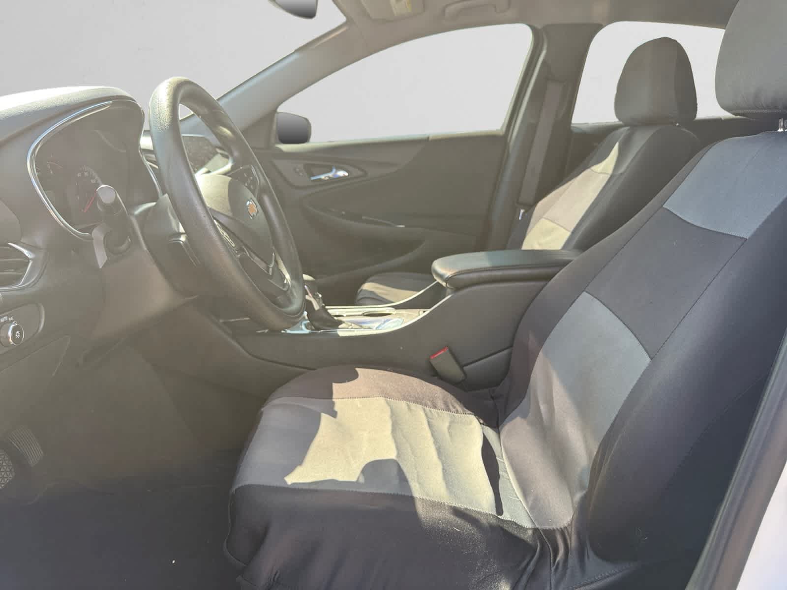 Used 2021 Chevrolet Malibu LT FWD image 9