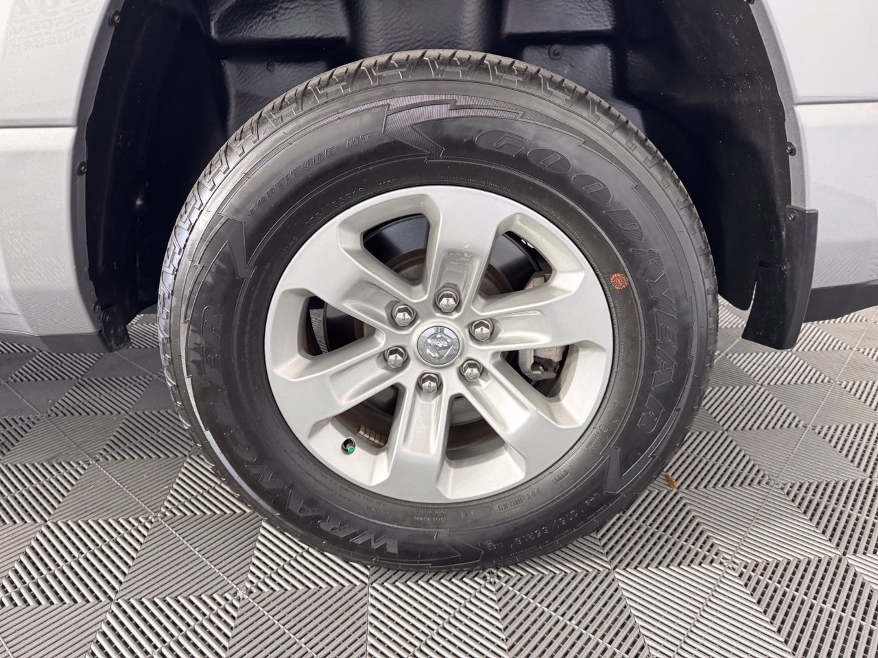 Used 2023 RAM 1500 Laramie AWD/4WD image 13