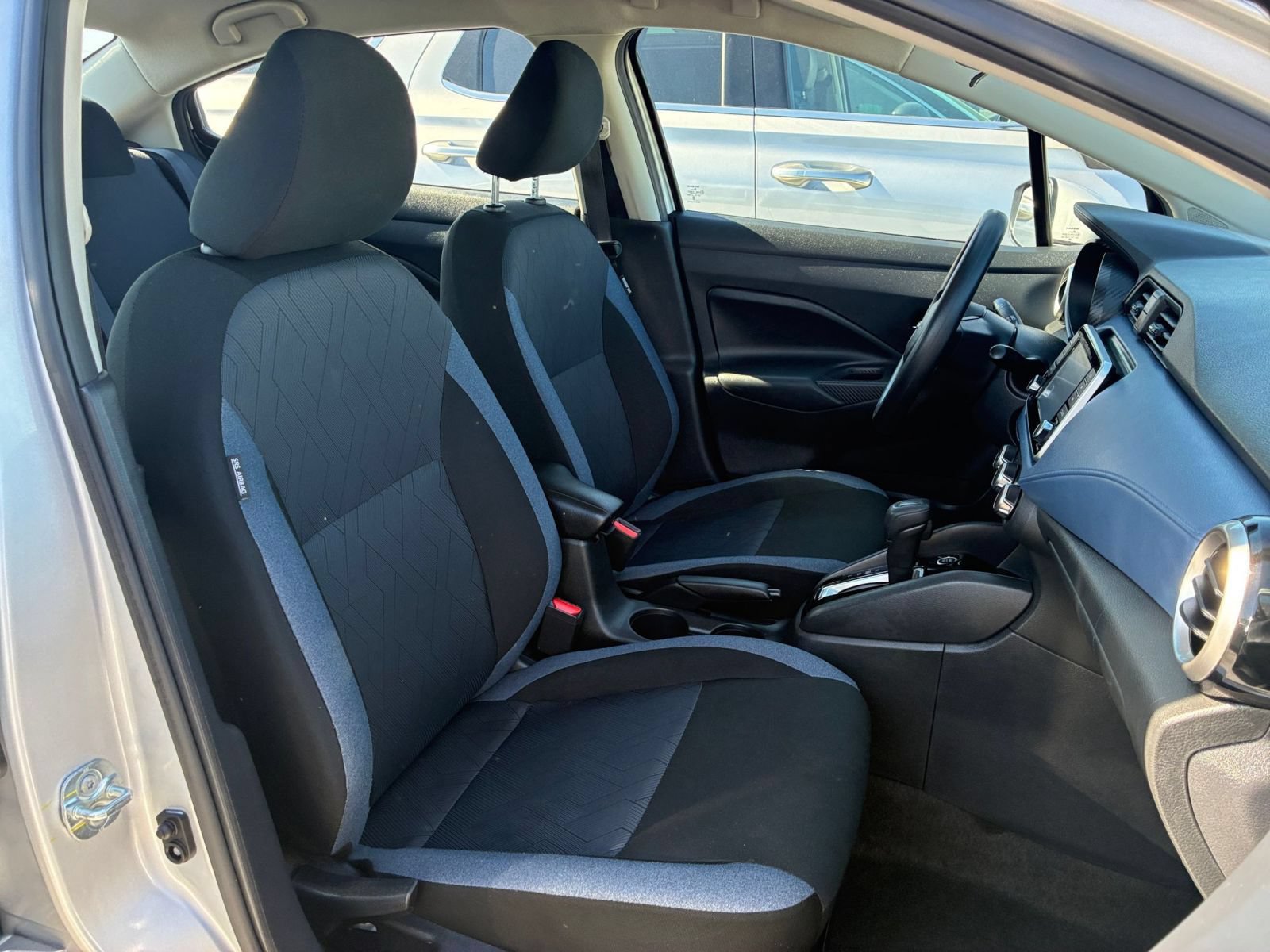 Used 2025 Nissan Versa SV FWD image 34