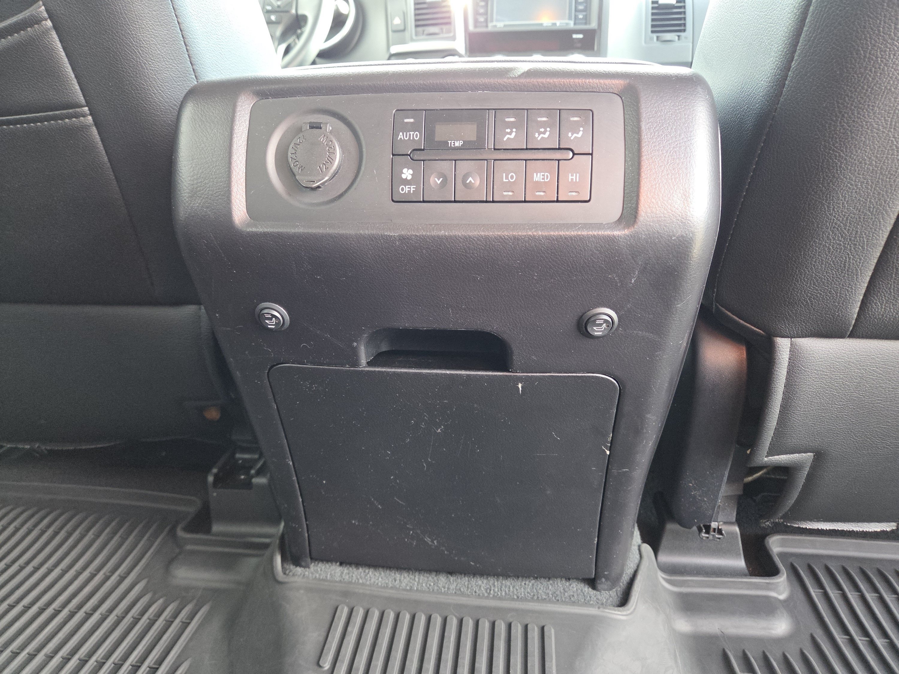 Used 2019 Toyota Sequoia TRD Sport AWD/4WD image 29