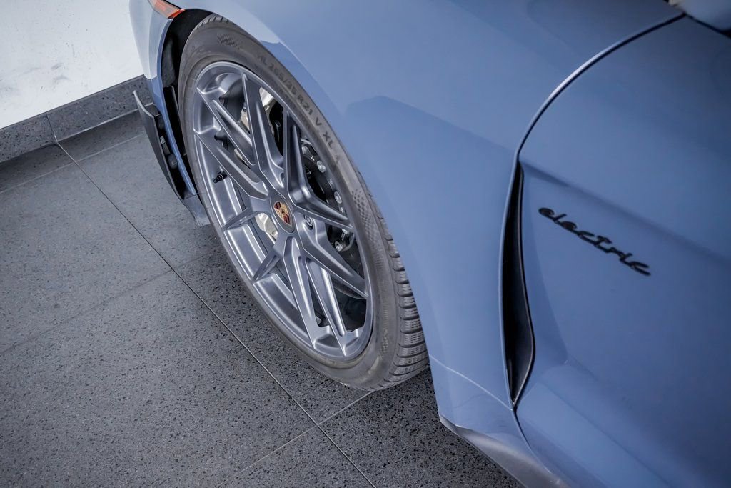 Certified 2025 Porsche Taycan Turbo GT image 37