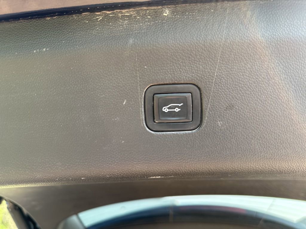 Used 2022 Buick Enclave Avenir w/ Avenir Technology Package image 40