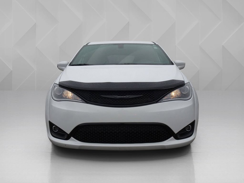 Used 2019 Chrysler Pacifica Touring Plus w/ S Appearance Package FWD image 7
