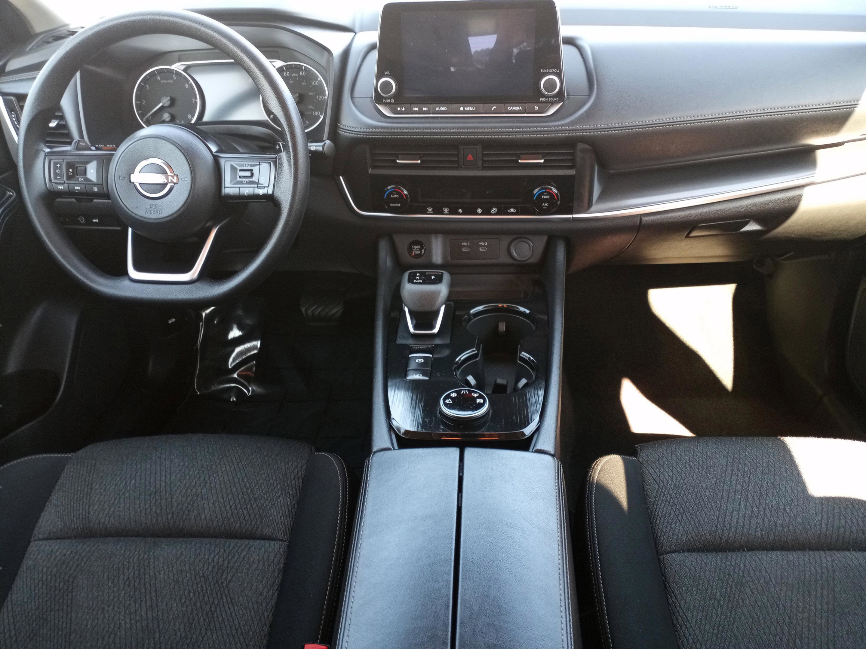 Used 2024 Nissan Rogue SV image 8