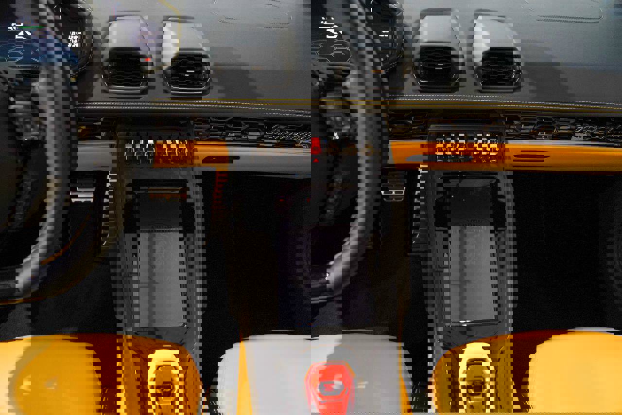 Used 2023 Lamborghini Huracan EVO image 12