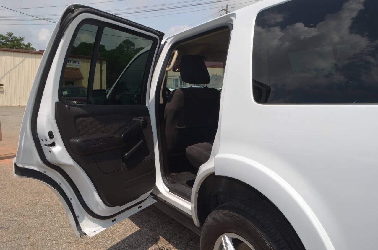 Used 2010 Ford Explorer XLT image 18