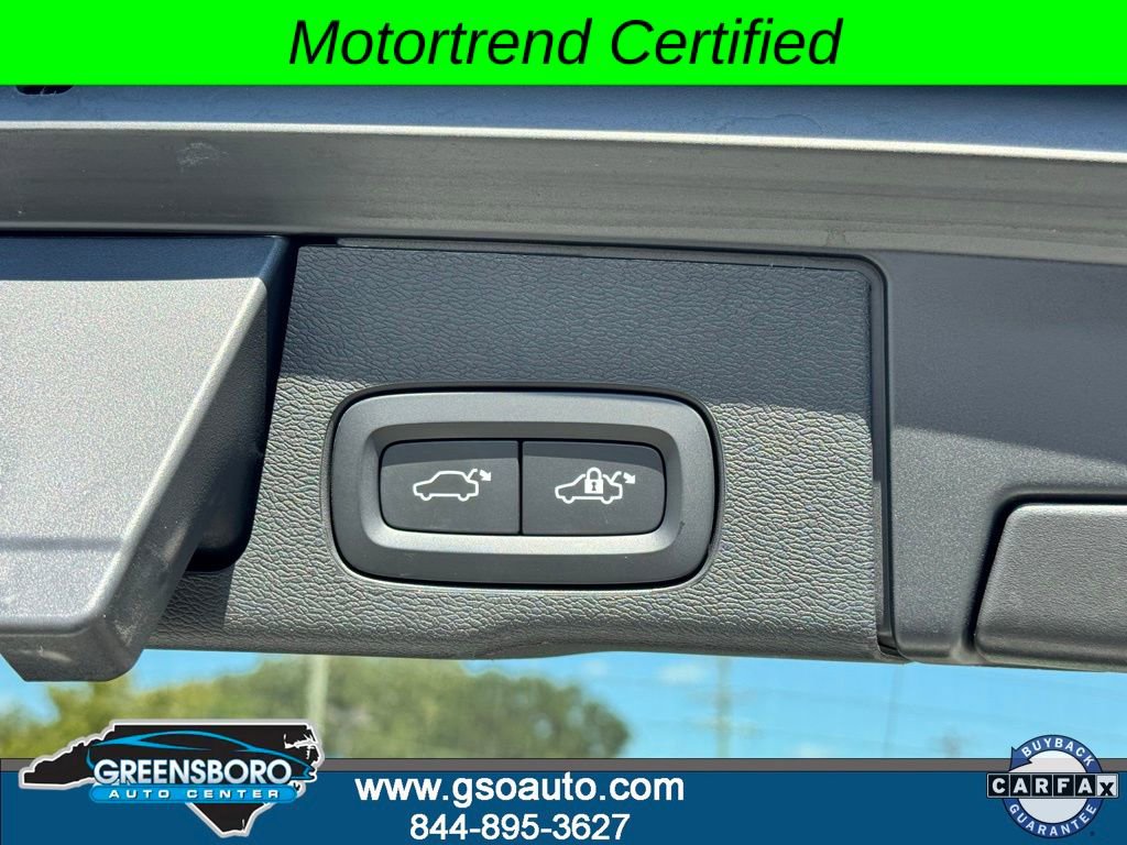 Used 2022 Volvo XC60 B5 Momentum image 38