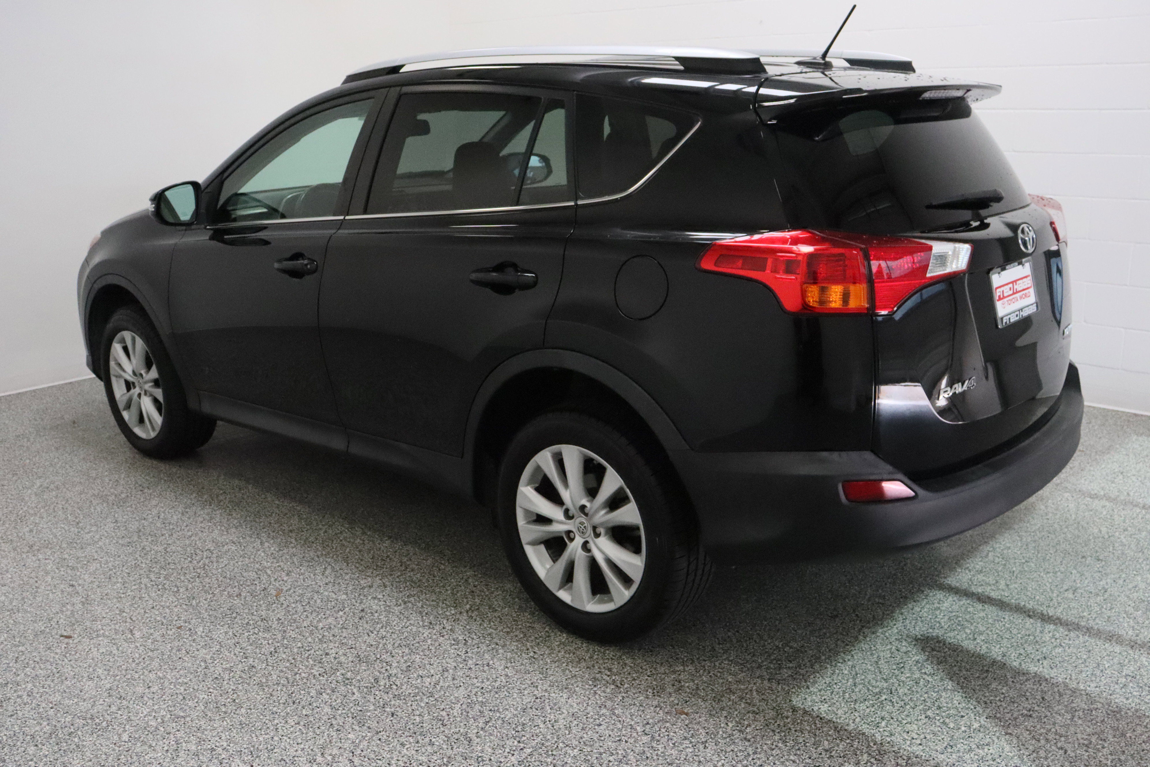 Used 2015 Toyota RAV4 Limited w/ Technology Package FWD image 9