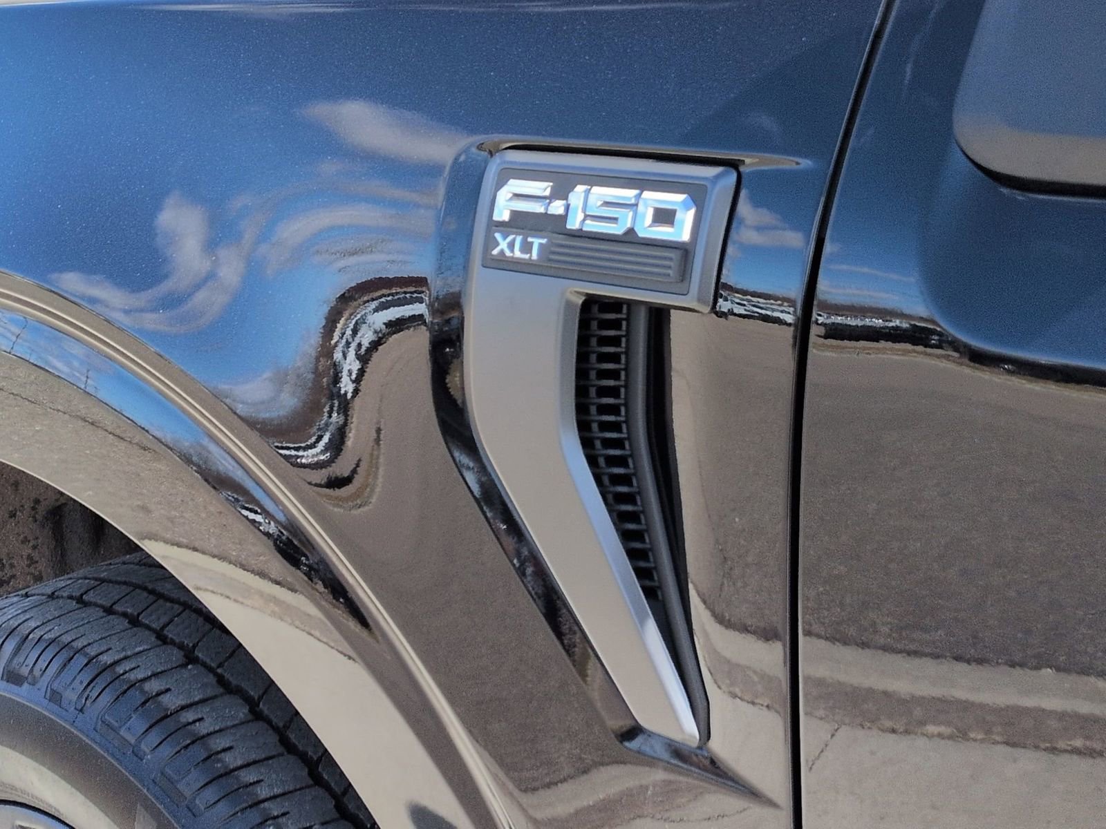 Certified 2023 Ford F150 XLT w/ Equipment Group 302A High image 15