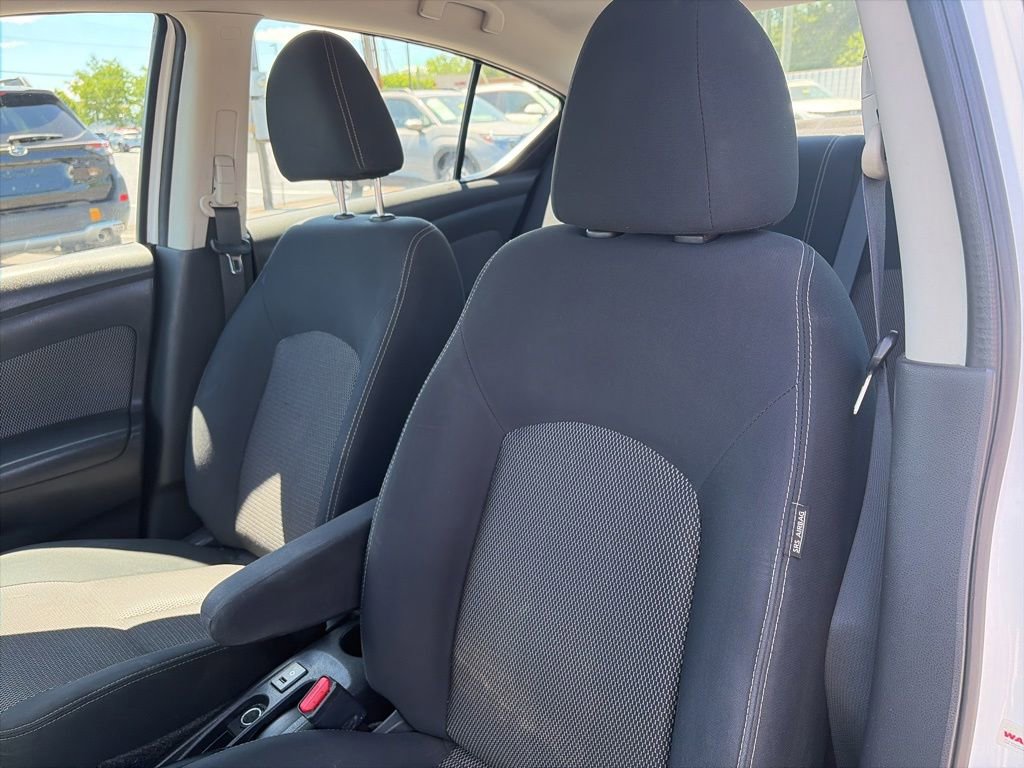 Used 2016 Nissan Versa SV FWD image 14