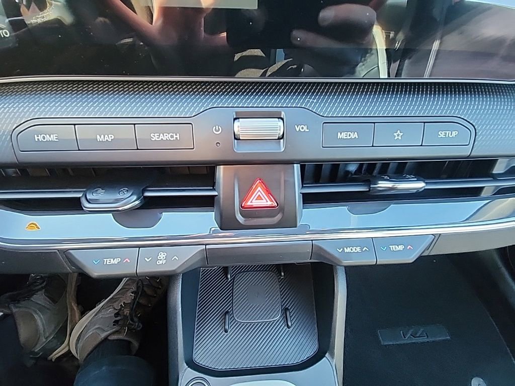 Used 2025 Kia K4 GT-Line w/ GT-Line Premium Package image 15