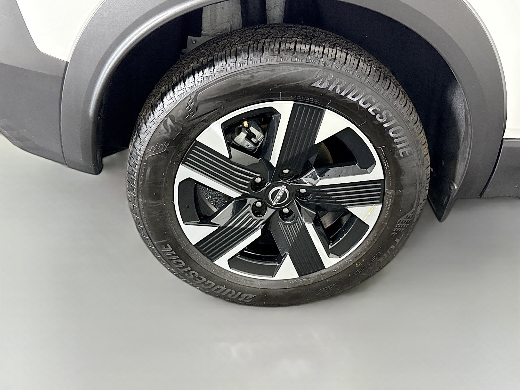 Used 2026 Nissan Kicks SR image 33