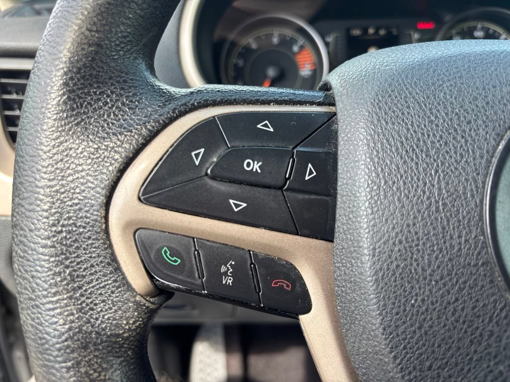 Used 2016 Jeep Cherokee Sport AWD/4WD image 19