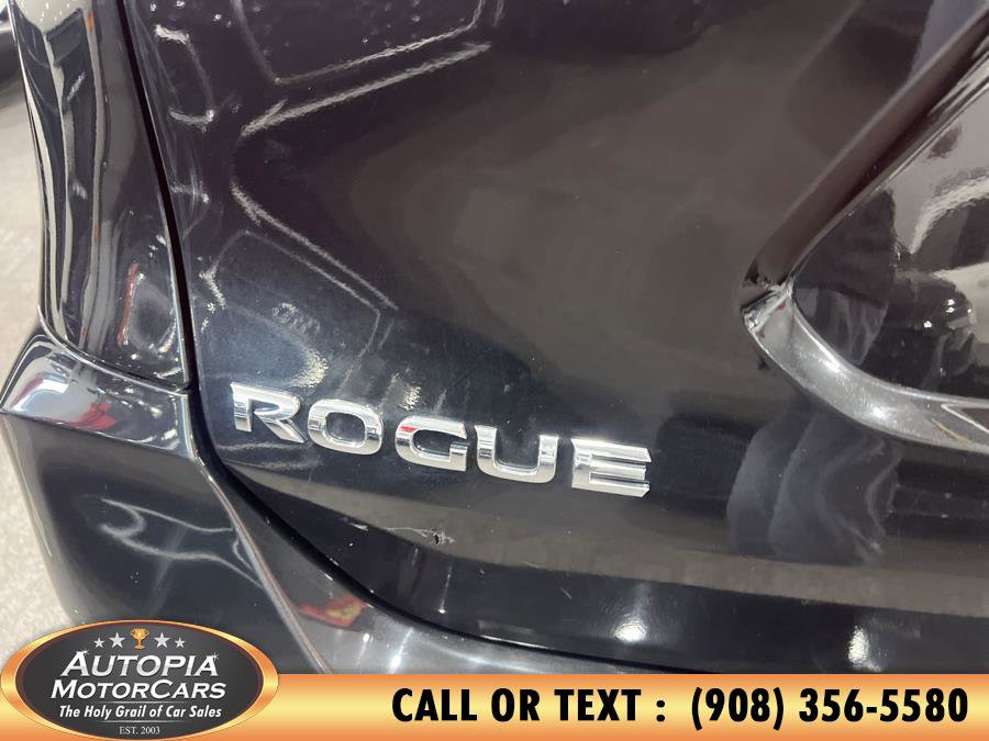 Used 2017 Nissan Rogue SV image 33