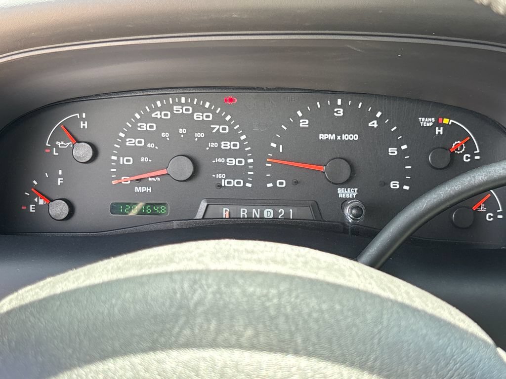 Used 2005 Ford Excursion XLS RWD image 21