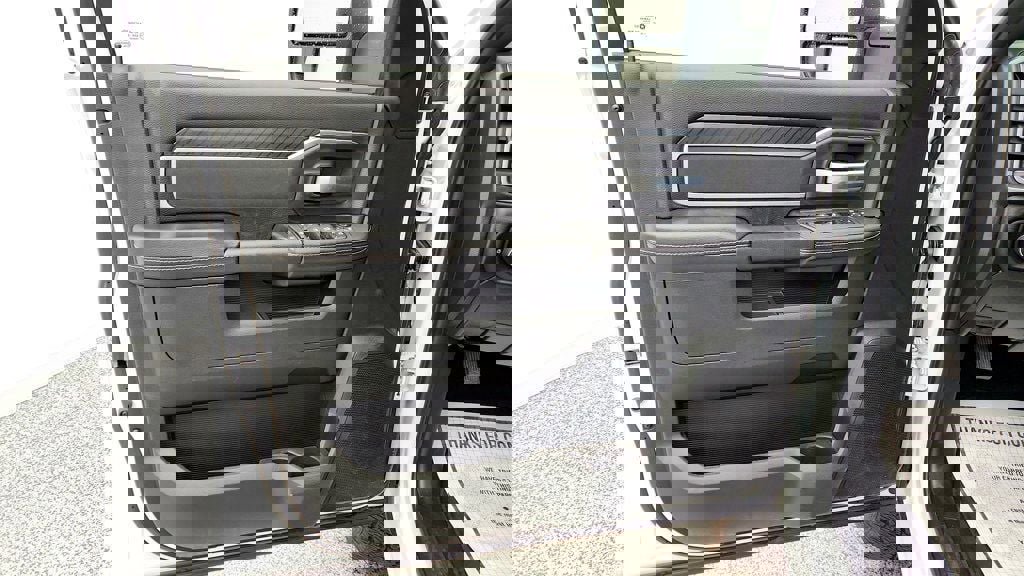 Used 2025 RAM 2500 Big Horn AWD/4WD image 10