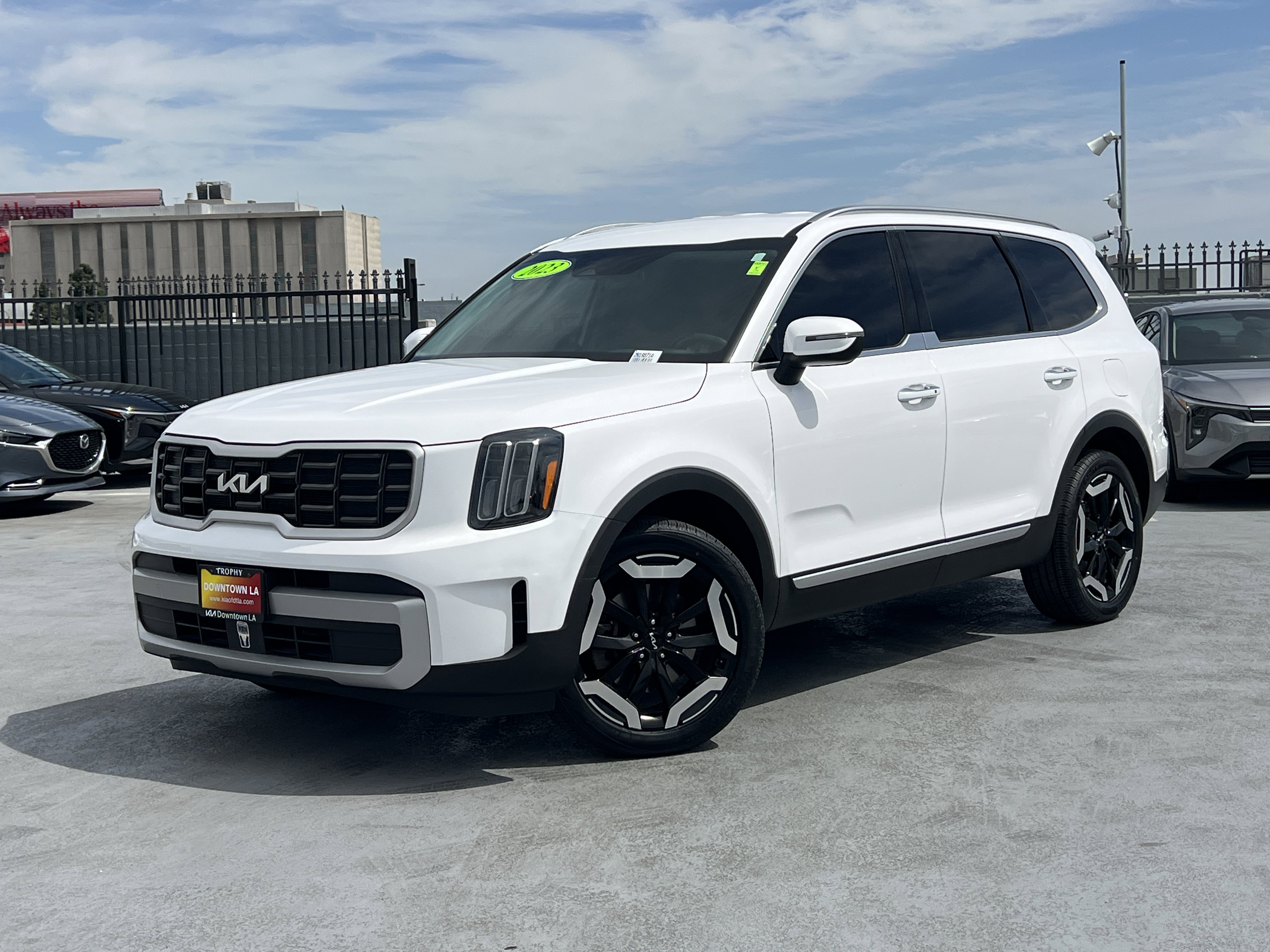 Certified 2023 Kia Telluride S image 2