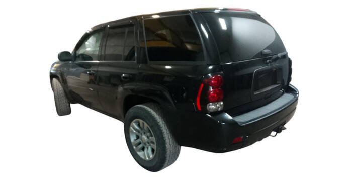 Used 2008 Chevrolet TrailBlazer LT w/ Sun And Sound Package AWD/4WD image 3