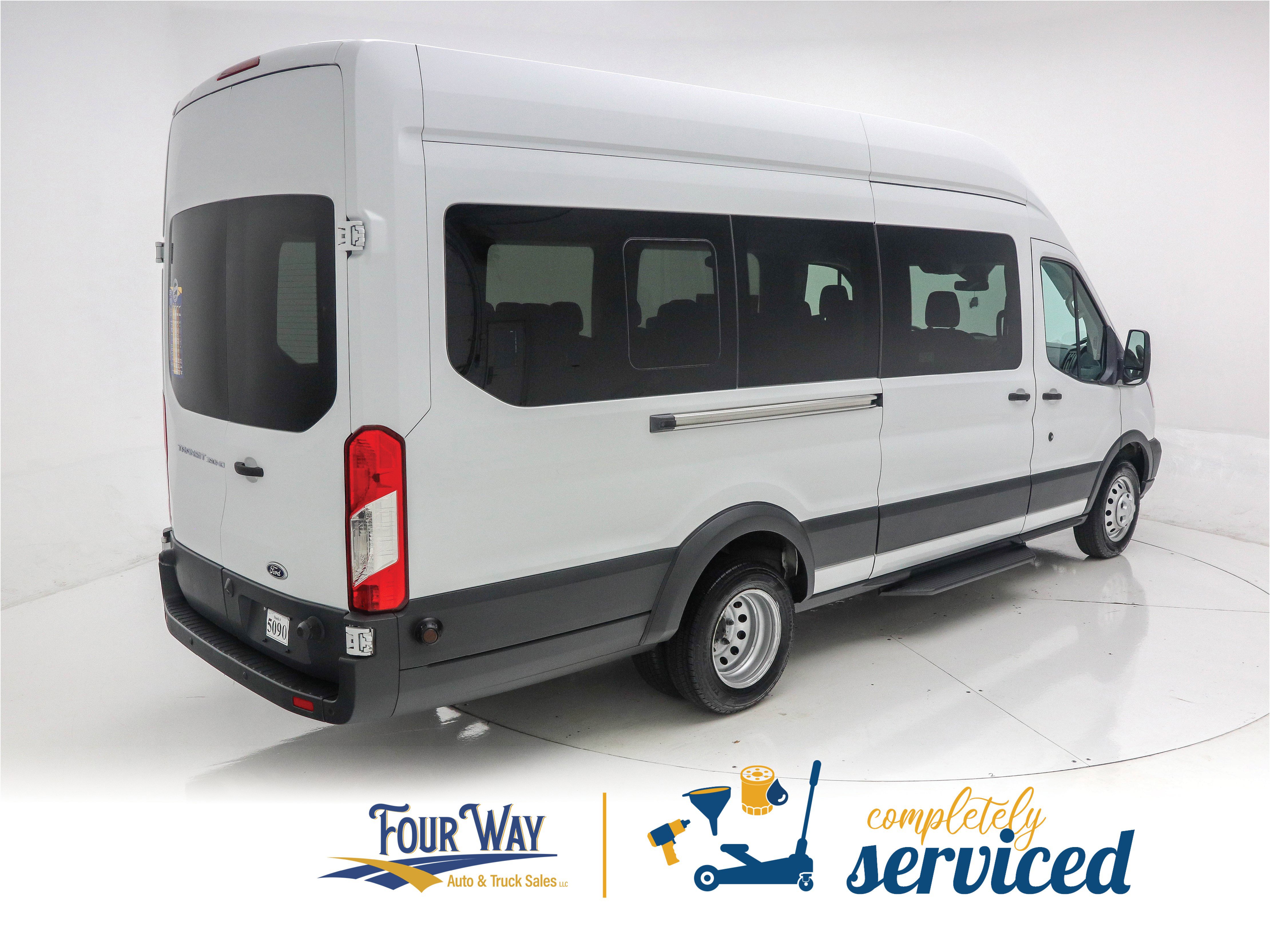 Used 2017 Ford Transit 350 XL image 4