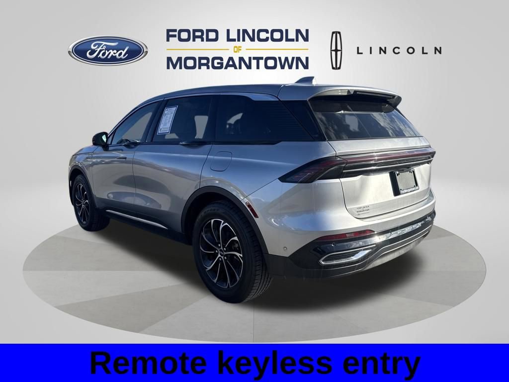 Used 2024 Lincoln Nautilus Premier AWD/4WD image 9