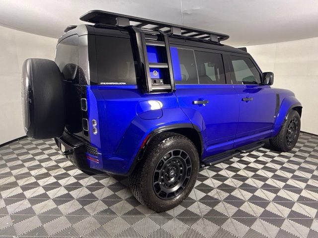 Used 2025 Land Rover Defender 110 AWD/4WD image 7