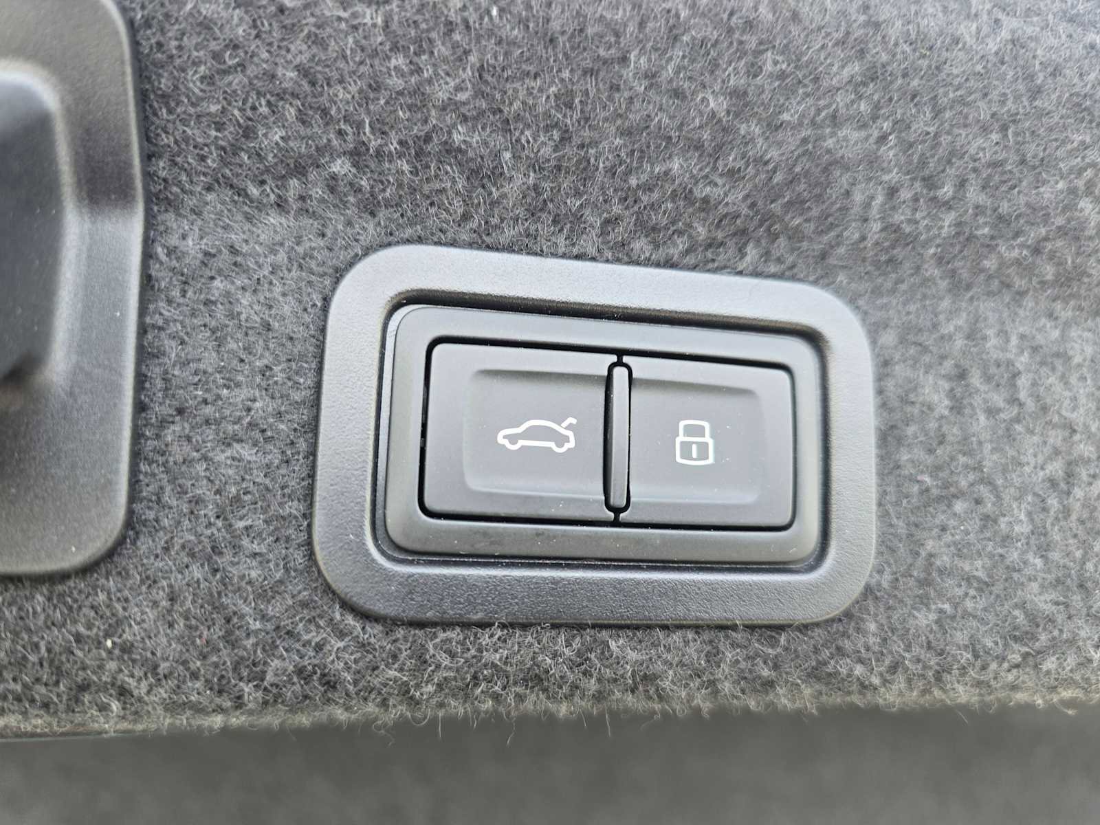 Used 2024 Audi A6 Premium Plus w/ Premium Plus Package image 18