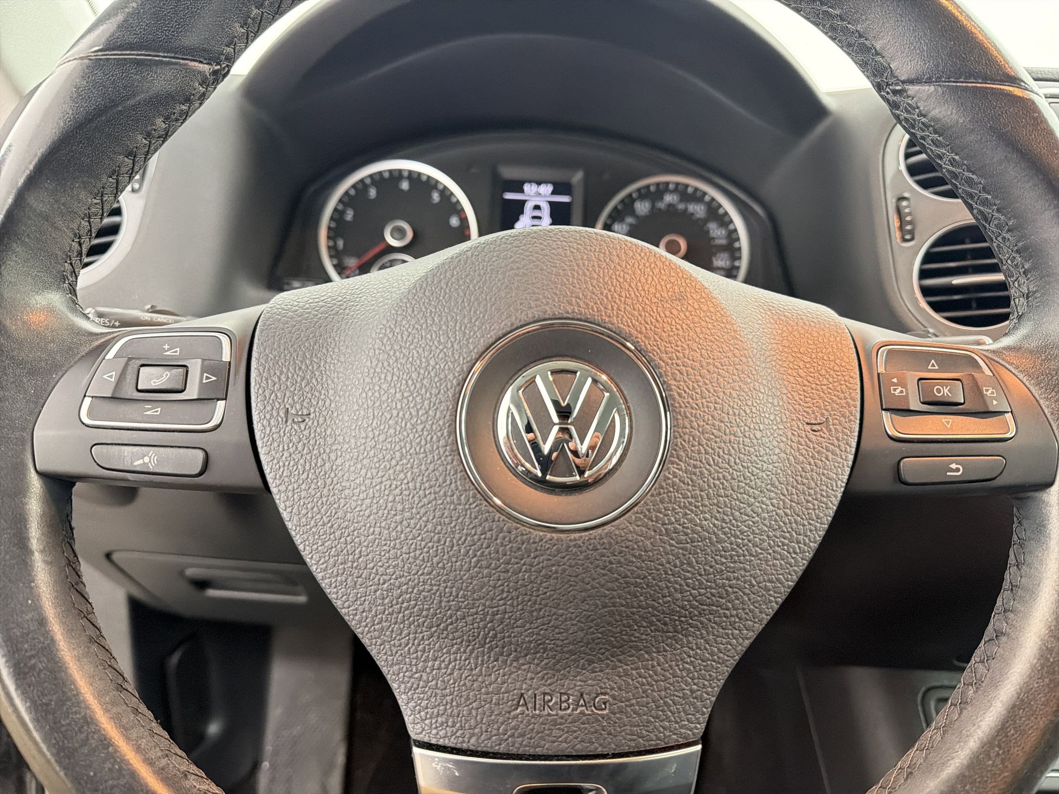 Used 2017 Volkswagen Tiguan S image 12