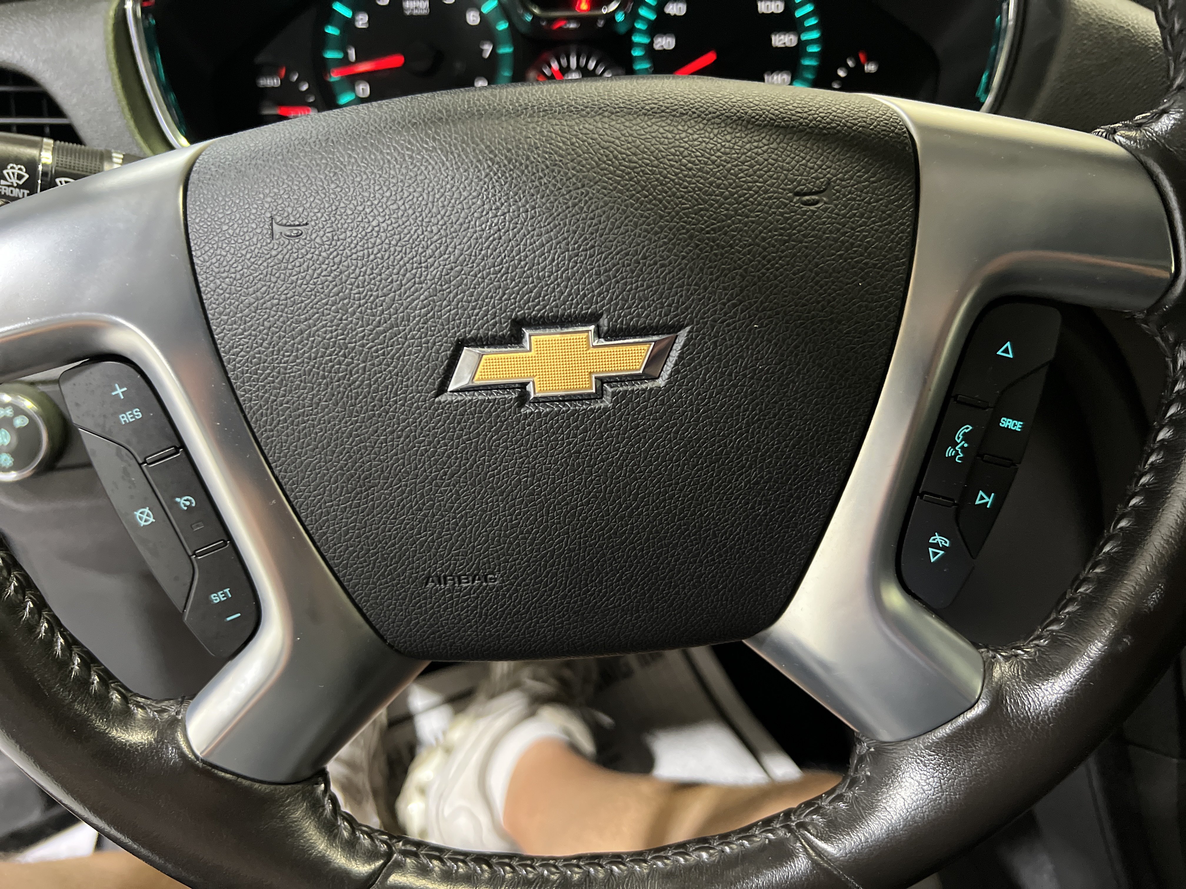 Used 2017 Chevrolet Traverse LT w/ Style and Technology Package FWD image 24