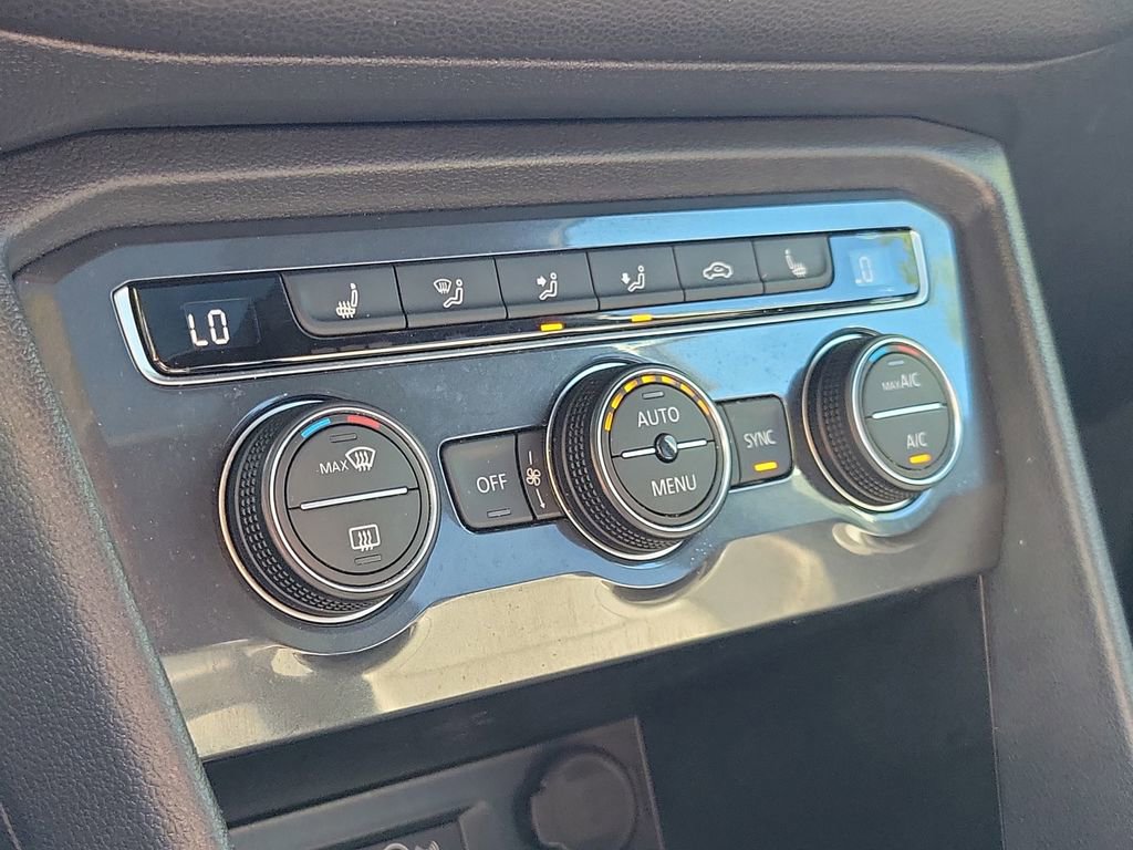 Used 2020 Volkswagen Tiguan SE R-Line w/ 3rd Row Seat Package image 39