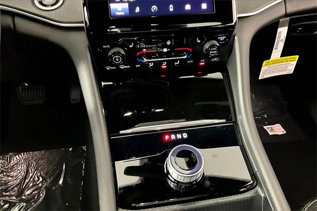 New 2025 Jeep Grand Cherokee Altitude image 7