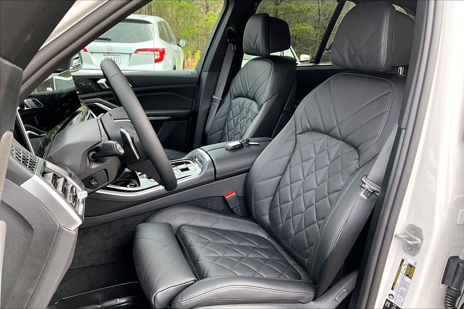 New 2026 BMW X5 xDrive40i w/ M Sport Package AWD/4WD image 7