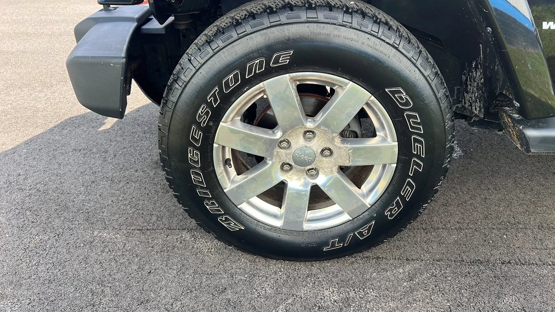 Used 2016 Jeep Wrangler Unlimited Sahara AWD/4WD image 26