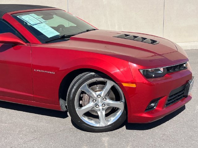 Used 2015 Chevrolet Camaro SS w/ RS Package RWD image 2