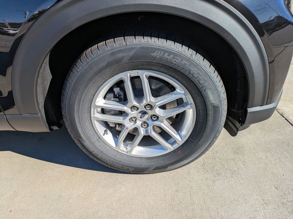 New 2026 Ford Explorer Active image 10