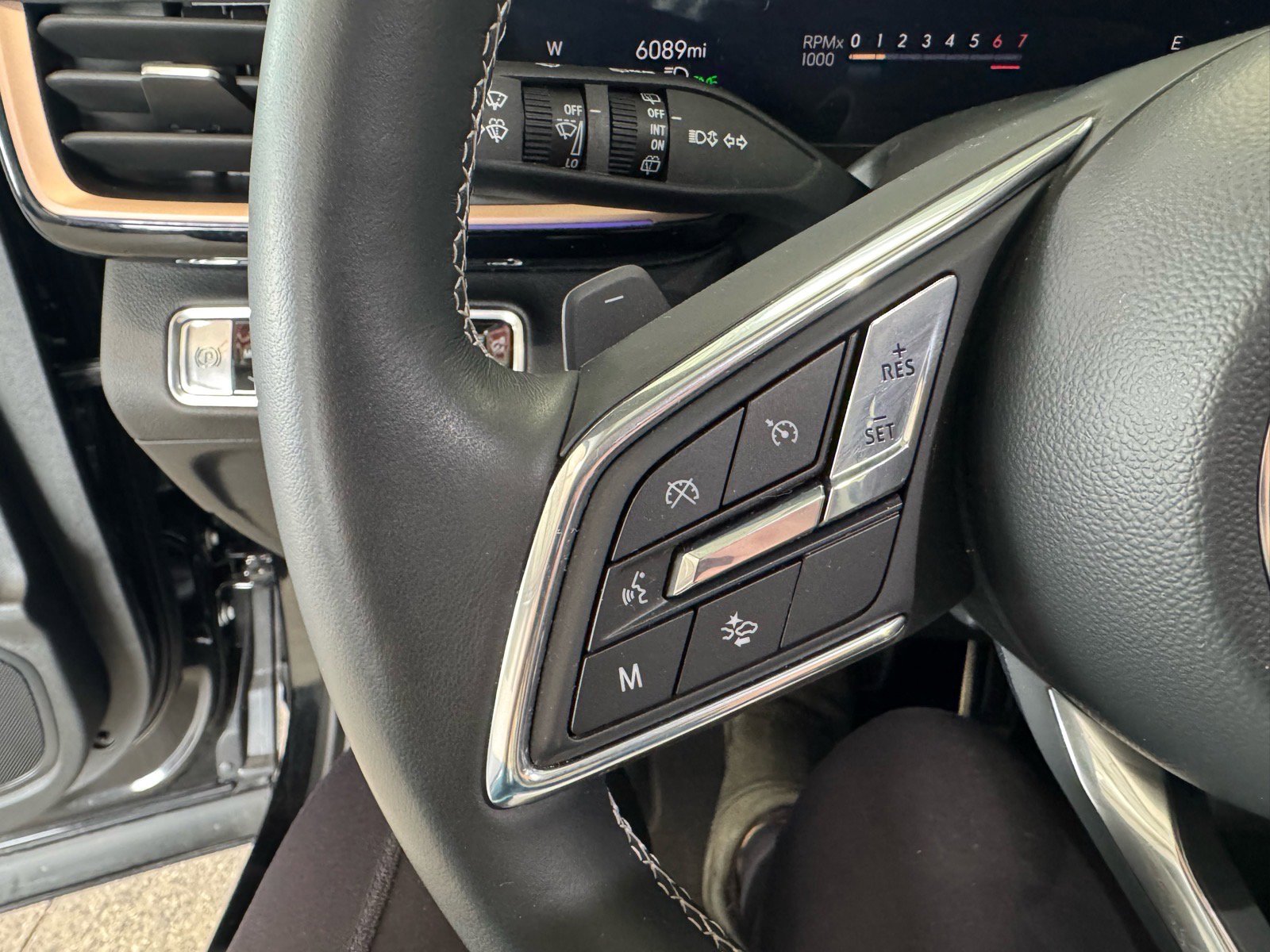 Used 2024 Buick Envision Sport Touring image 25