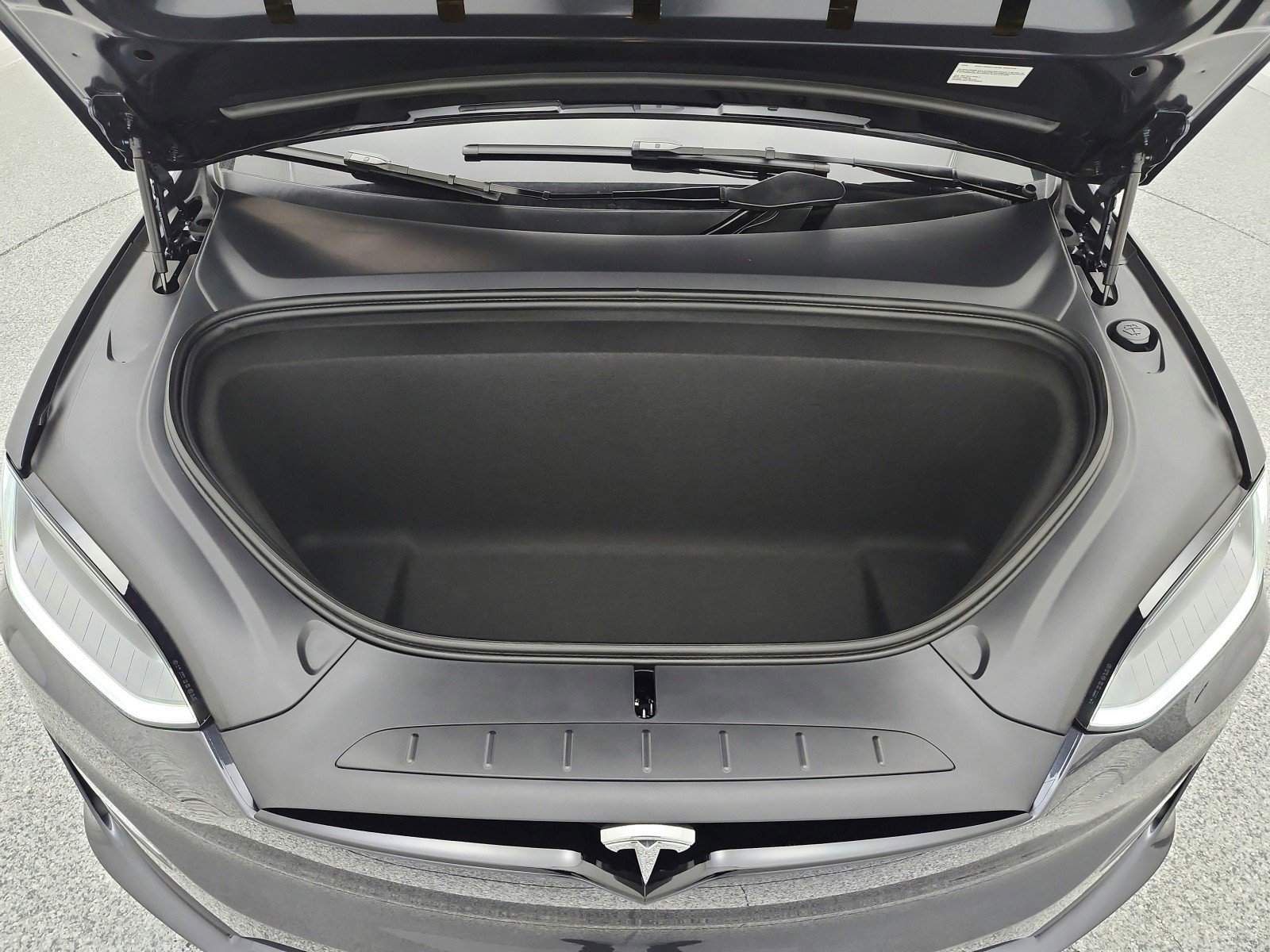 Used 2024 Tesla Model X image 16