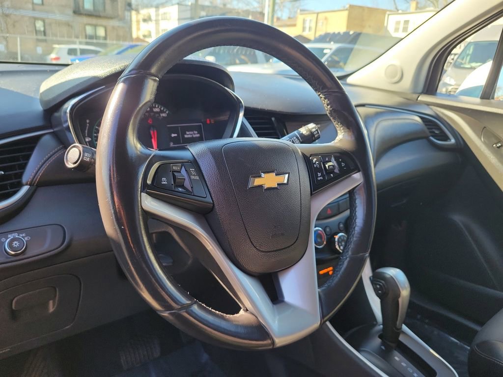 Used 2018 Chevrolet Trax LT w/ LT Convenience Package image 17